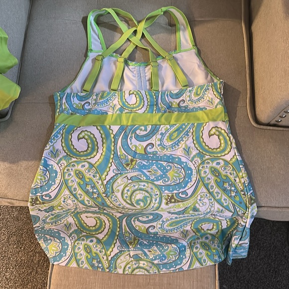 Women’s beautiful bathing suit Brand new vibrant colors XL and one 3xl - Picture 4 of 8